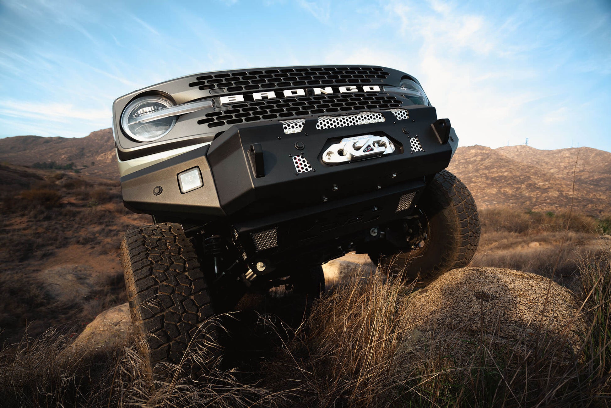 2021 2024 Ford Bronco Steel Front Skid Plate DV8 Offroad-11