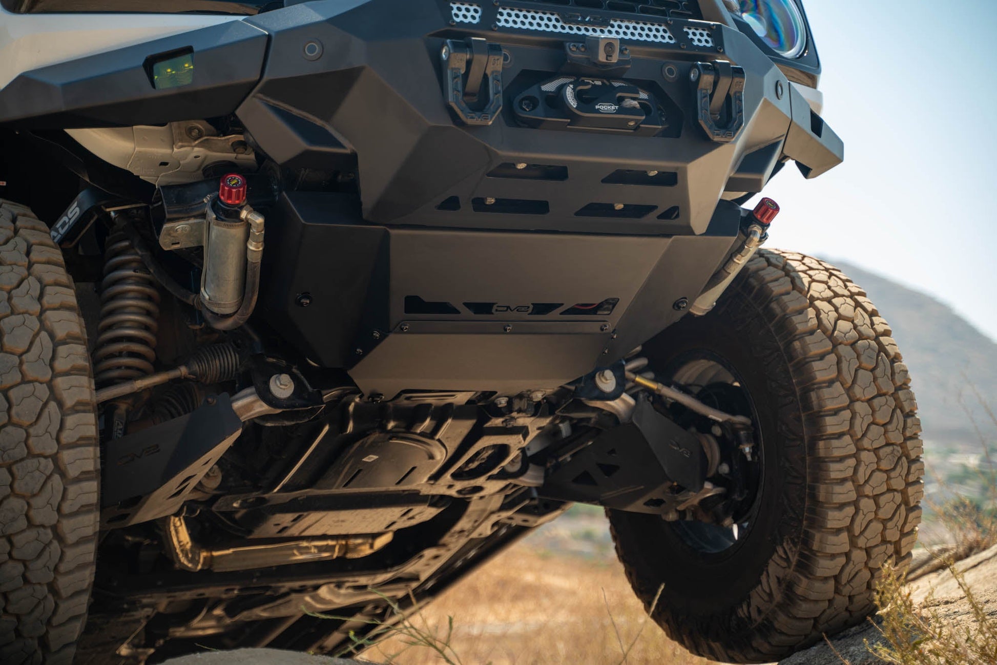 2021 2024 Ford Bronco Low Pro Skid Plate DV8 Offroad-11