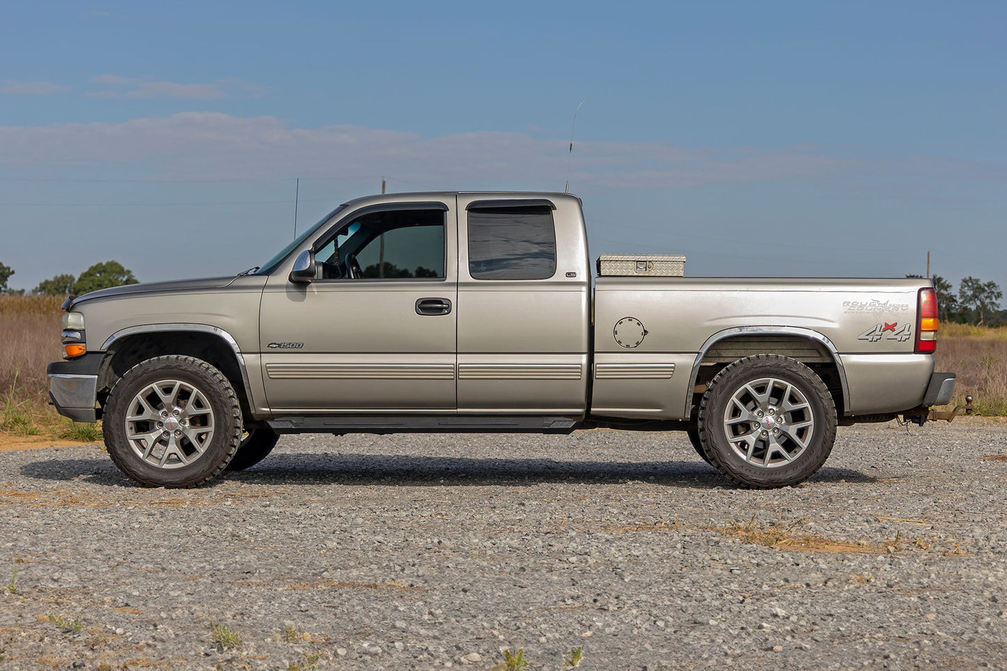 HD2 Aluminum Running Boards Ext Cab Silverado/Sierra 1500/2500HD (99-06 & Classic) Rough Country-5