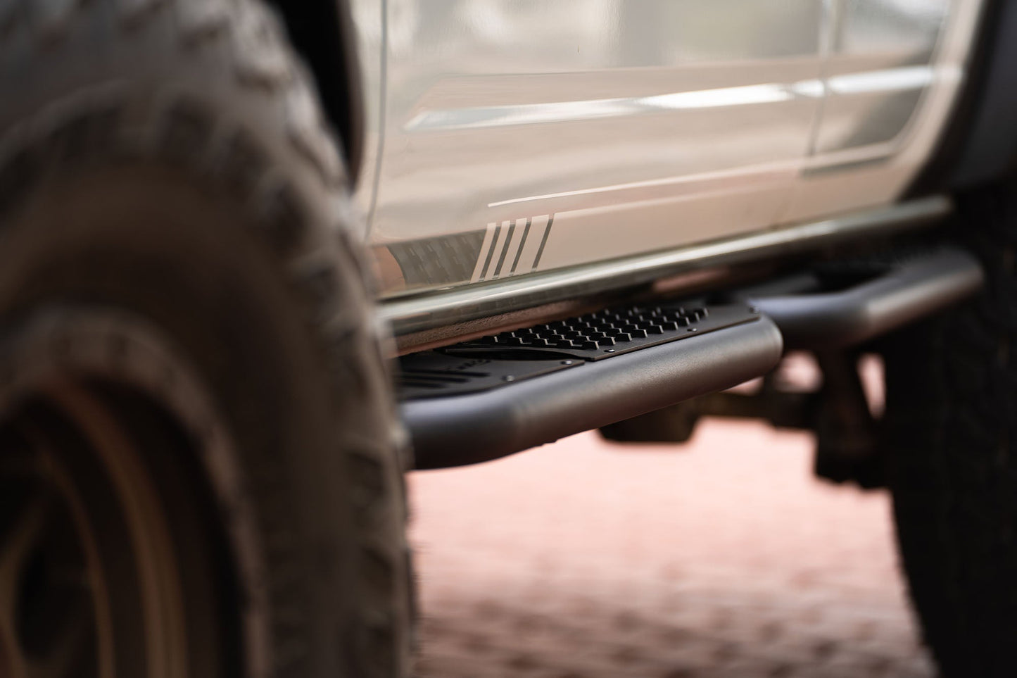 2021 2024 Ford Bronco 4 Door OE Plus Series Side Steps DV8 Offroad-15