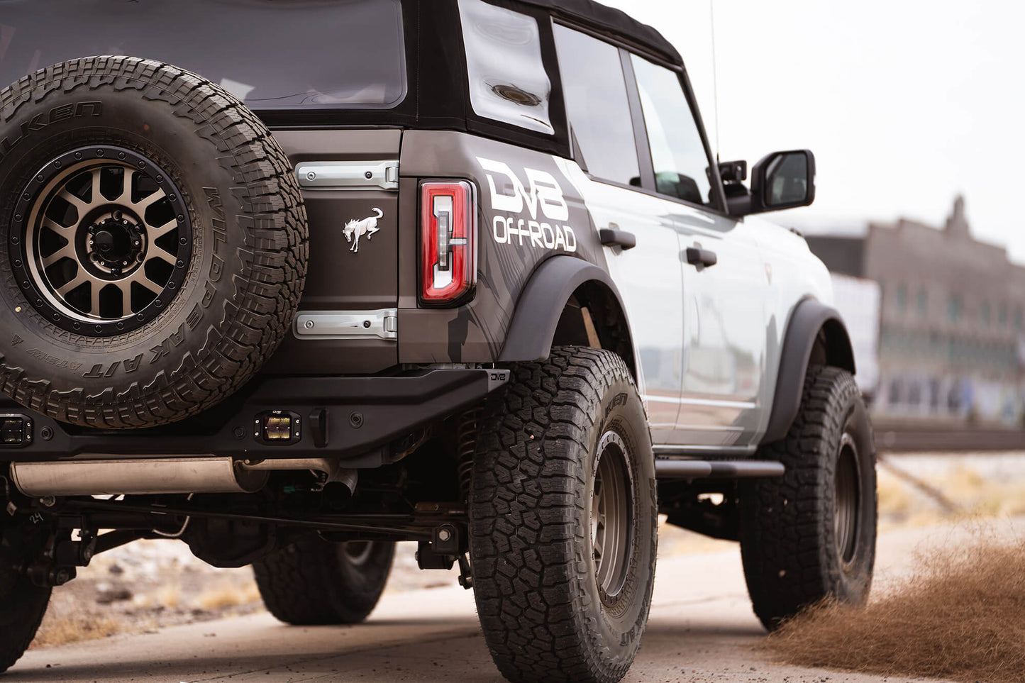2021 2024 Ford Bronco 4 Door OE Plus Series Side Steps DV8 Offroad-18