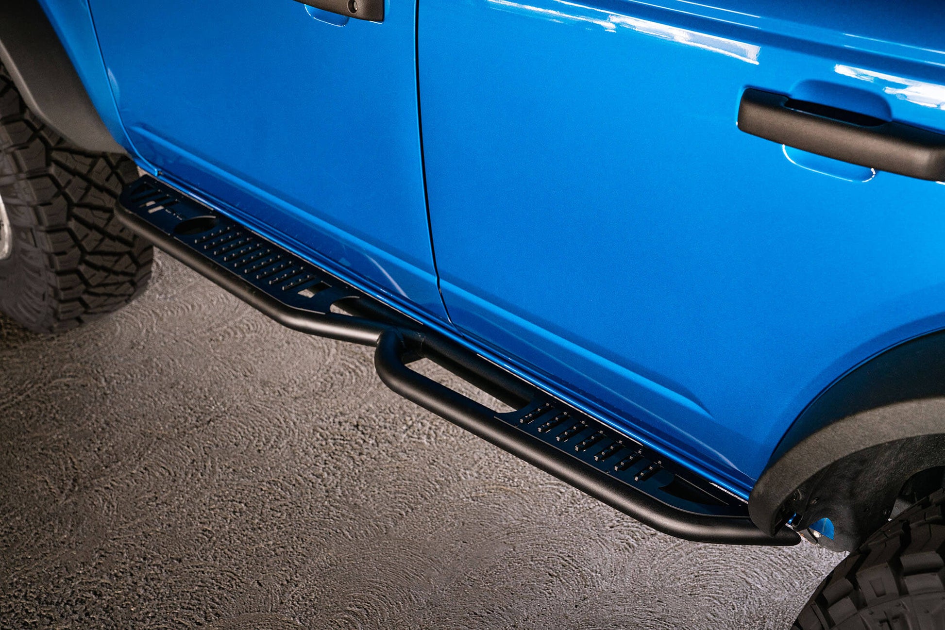 2021 2024 Ford Bronco 4 Door OE Plus Series Side Steps DV8 Offroad-5