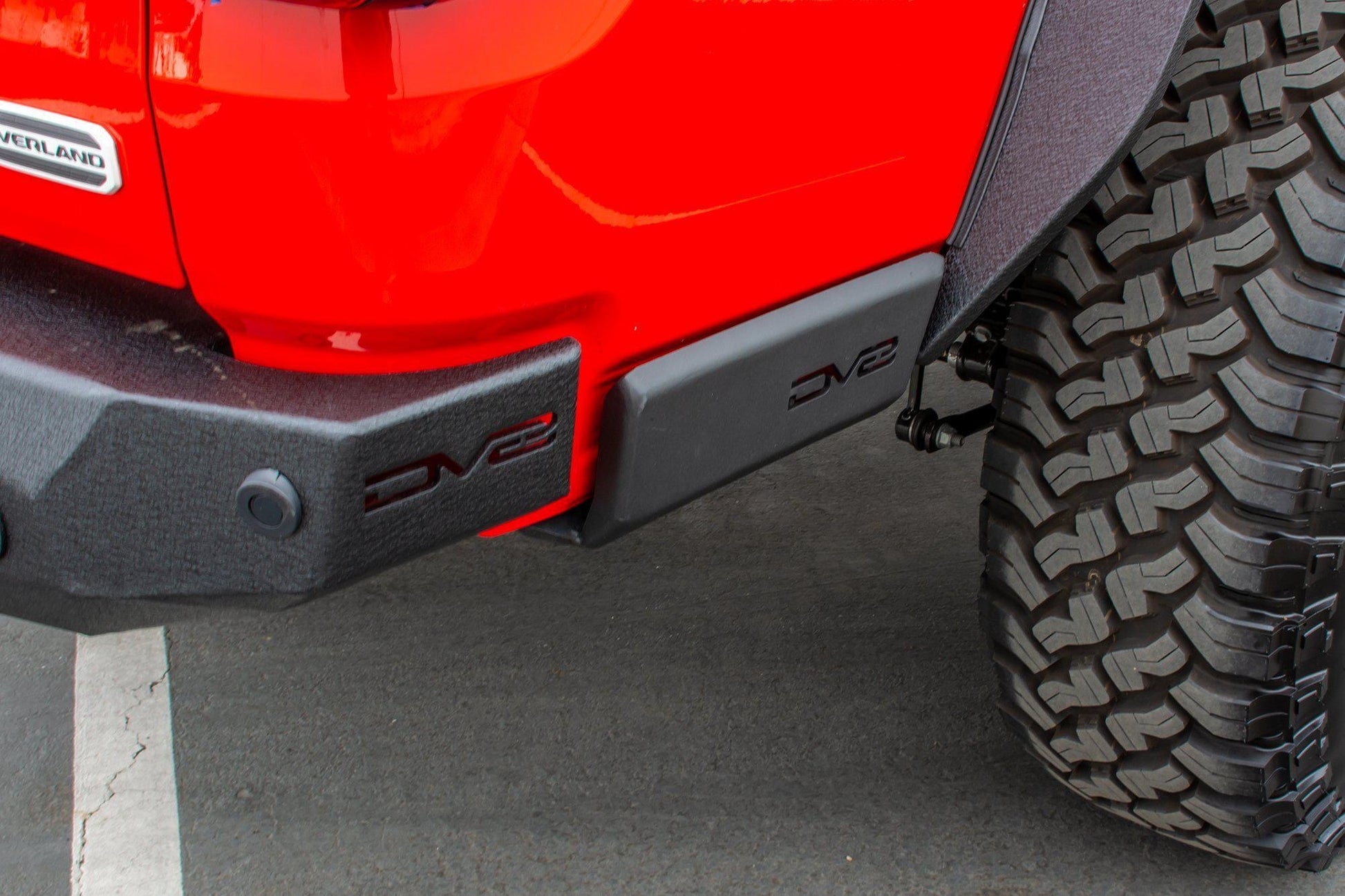 2020 2025 Jeep Gladiator JT Bedside Rock Sliders DV8 Offroad-4