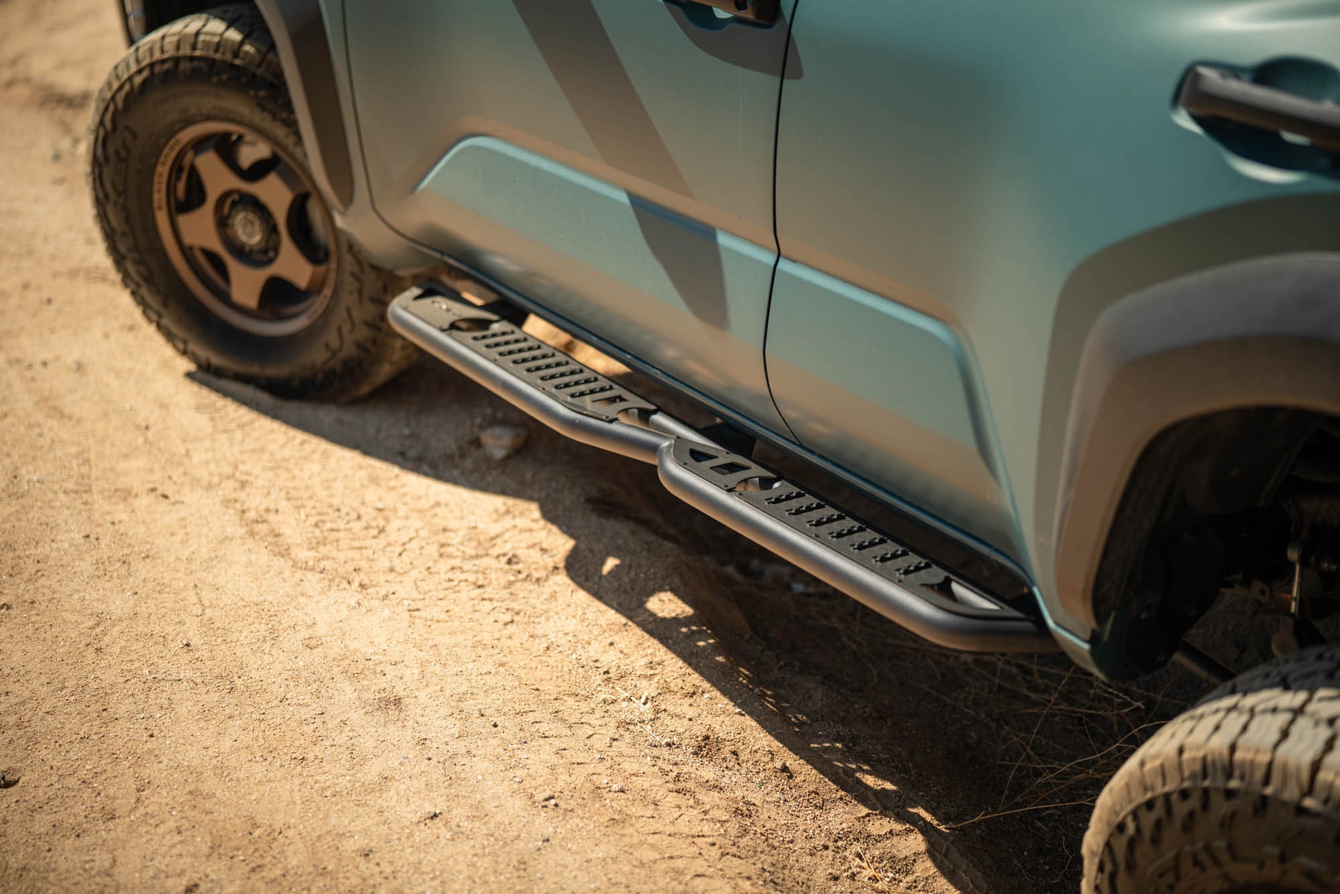 2025 Toyota 4Runner OE Plus Side Steps DV8 Offroad-2
