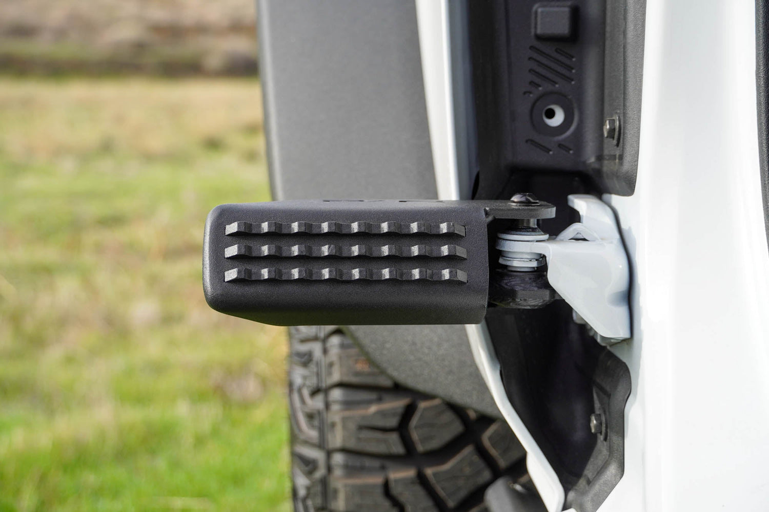 2021 2024 Ford Bronco Foot Pegs DV8 Offroad