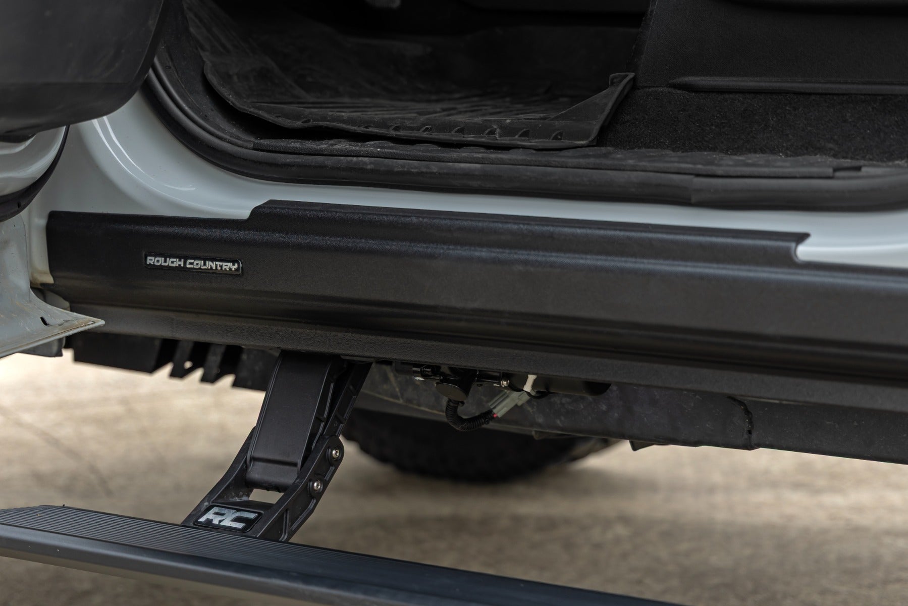 Trail Cladding Rocker Sill Plates Ford F-150 2WD/4WD (2021-2026) Rough Country-3