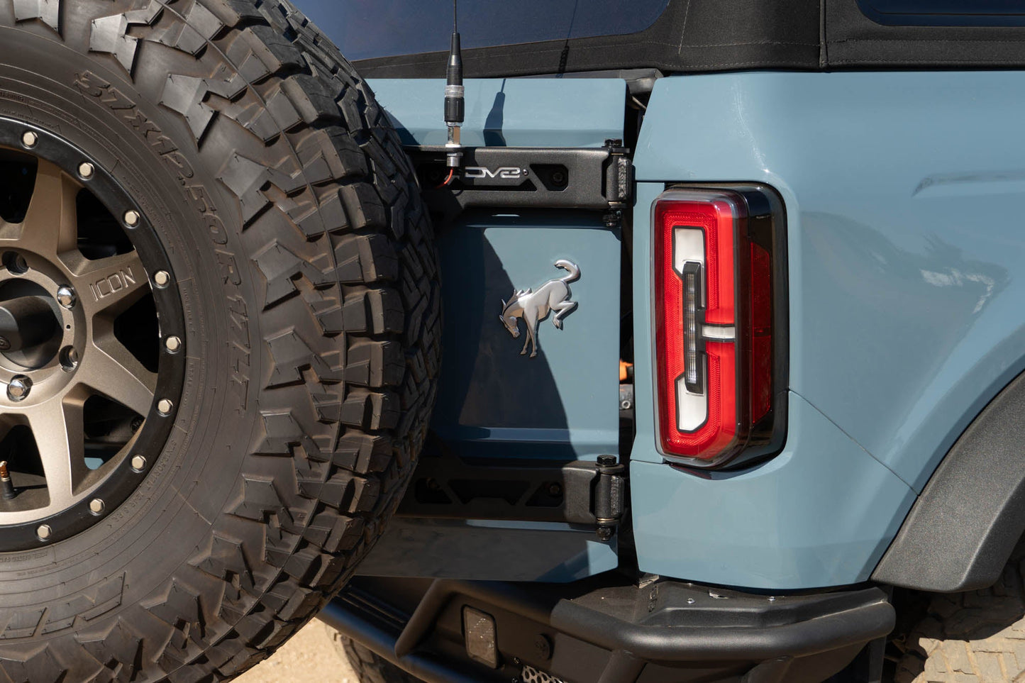 2021 2024 Ford Bronco Tire Carrier DV8 Offroad-5