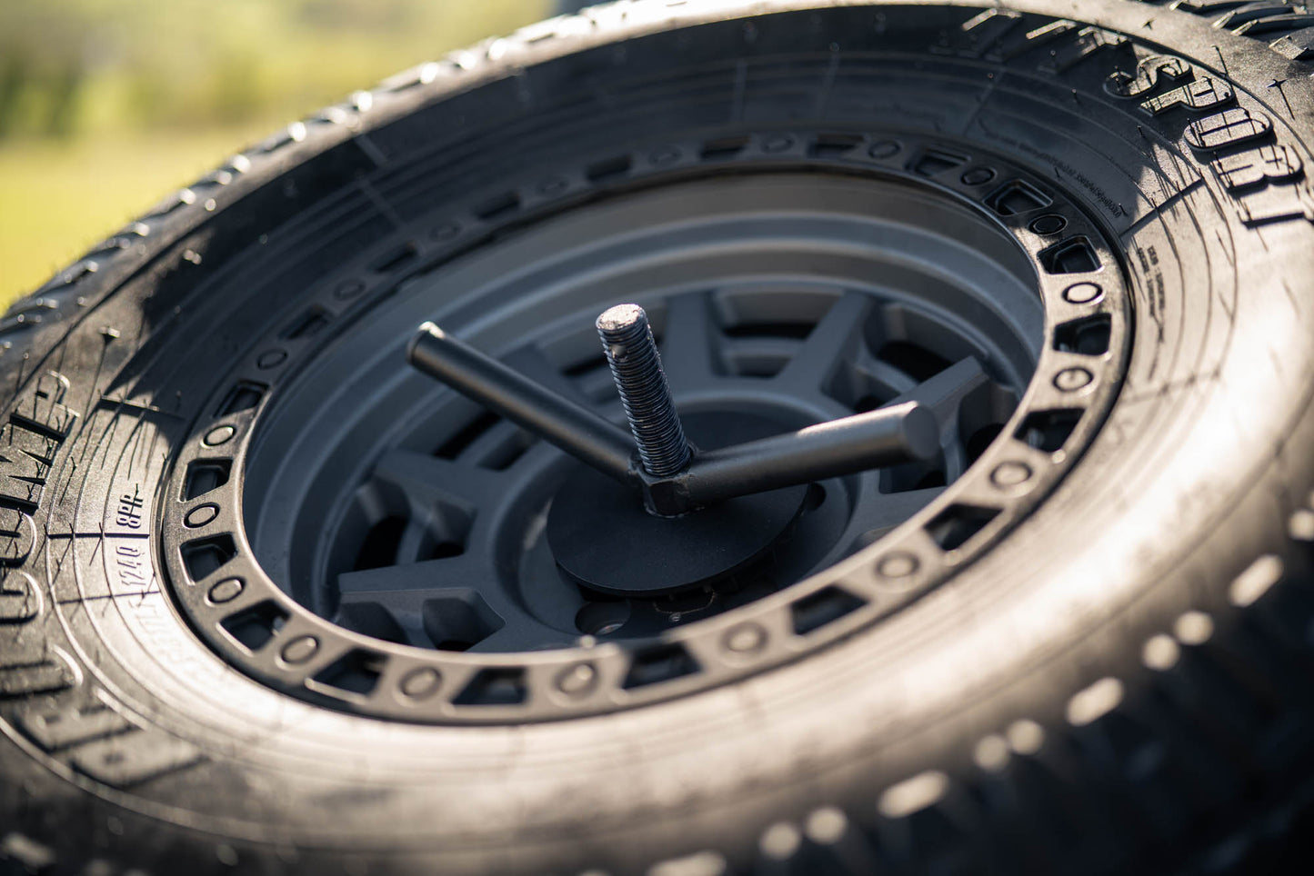 2020 2025 Jeep Gladiator JT Adjustable In Bed Tire Carrier DV8 Offroad-6