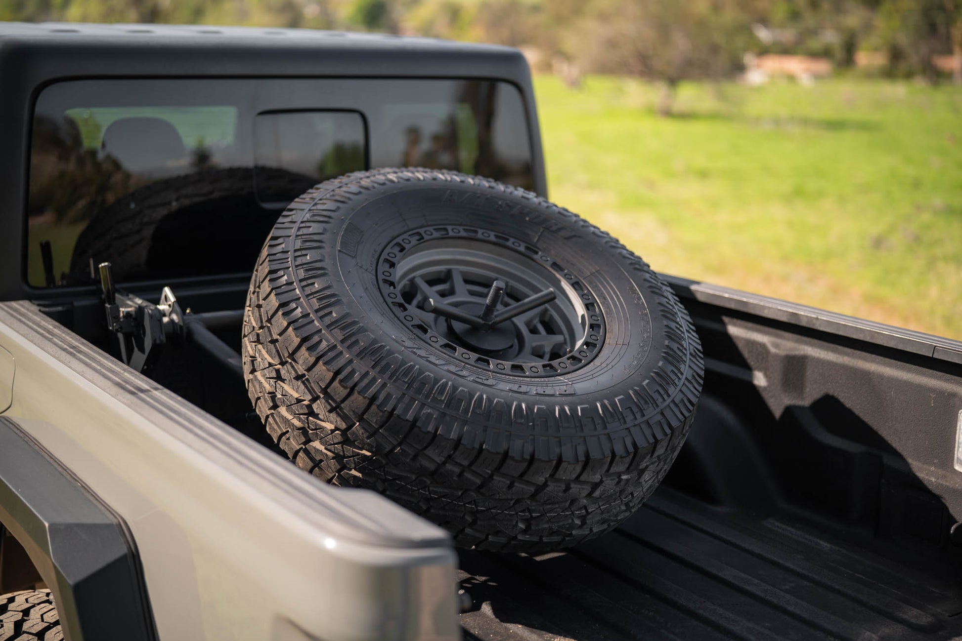 2020 2025 Jeep Gladiator JT Adjustable In Bed Tire Carrier DV8 Offroad-9