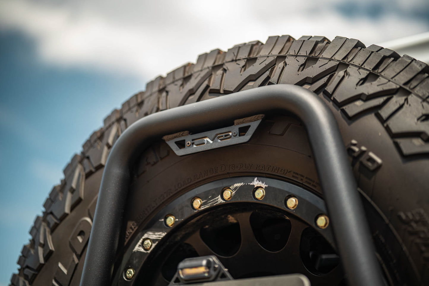 2018 2025 Jeep Wrangler JL Body Mounted Tire Carrier DV8 Offroad-17