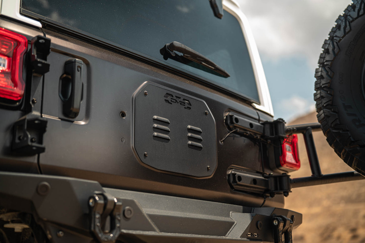 2018 2025 Jeep Wrangler JL Body Mounted Tire Carrier DV8 Offroad-3