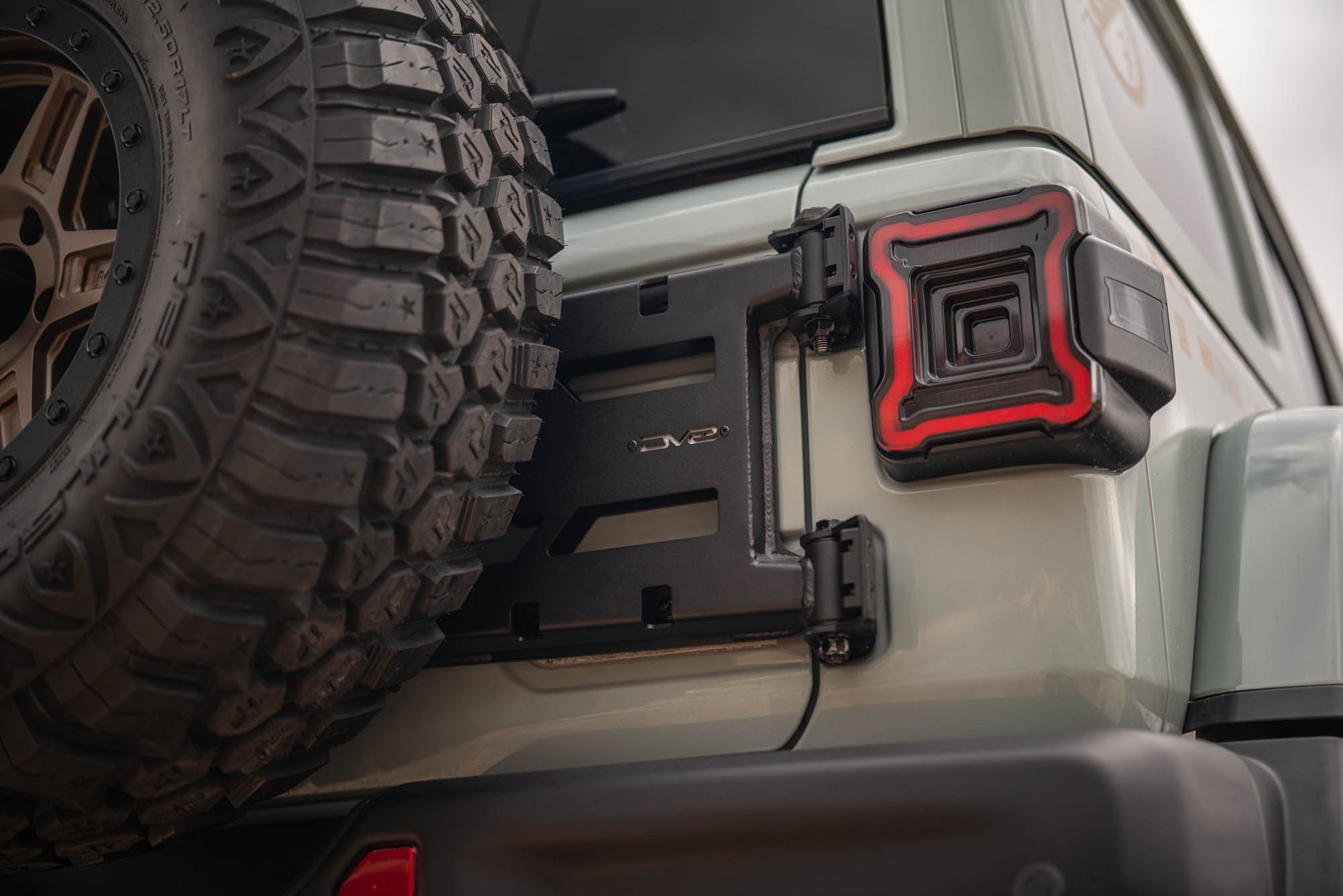 2018 2025 Jeep Wrangler JL Spare Tire Carrier DV8 Offroad-12