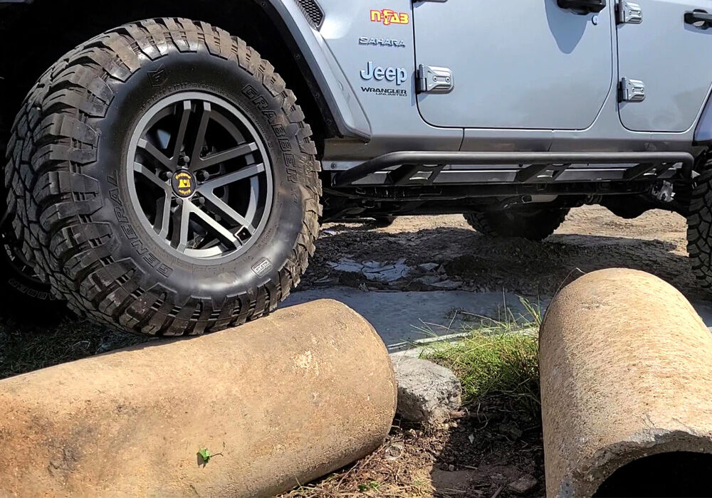 TrailSlider Step System Cab Length (2 Steps per Side) 2020-2025 Jeep Gladiator Textured Black NFab-11