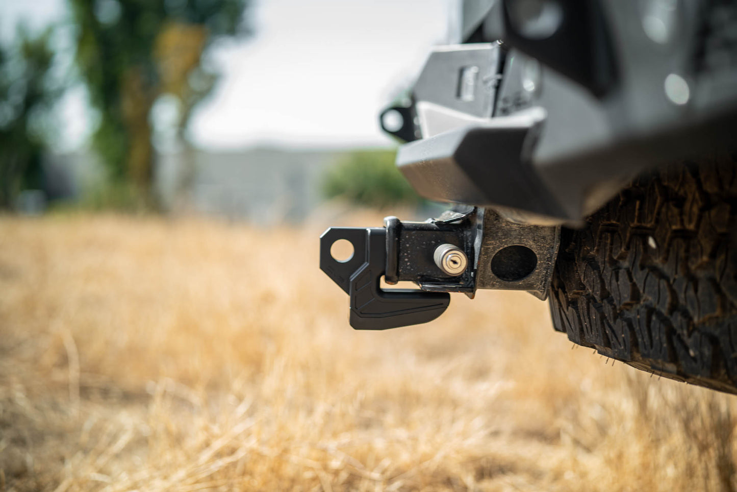 Xtract Hitch Skid Plate DV8 Offroad-12
