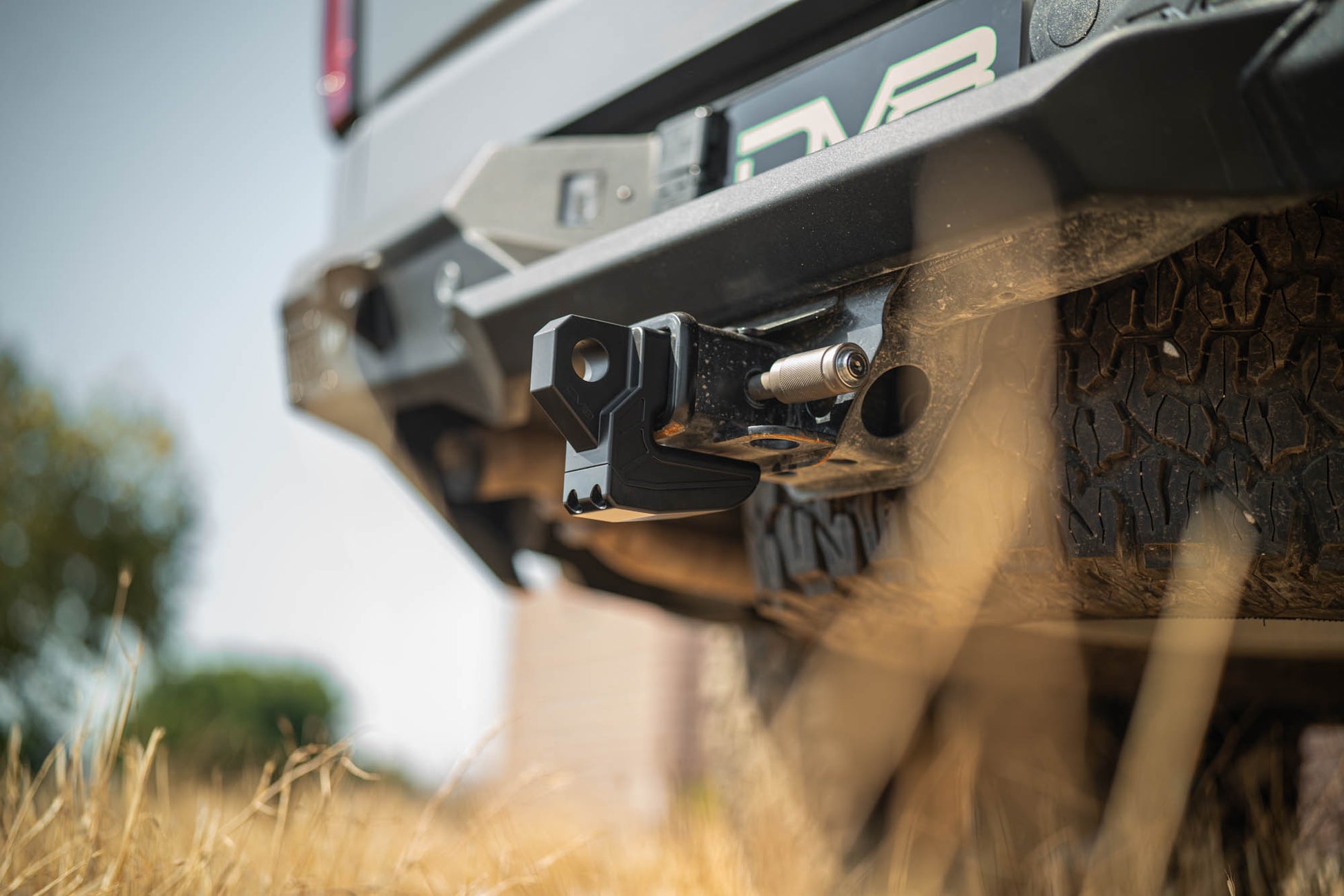 Xtract Hitch Skid Plate DV8 Offroad-13