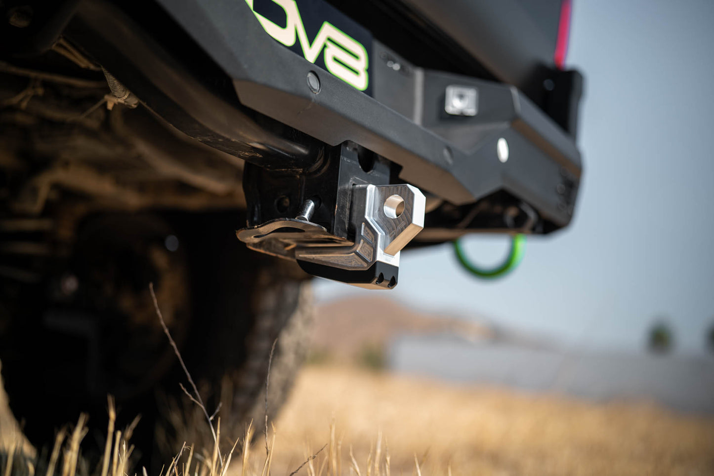 Xtract Hitch Skid Plate DV8 Offroad-4