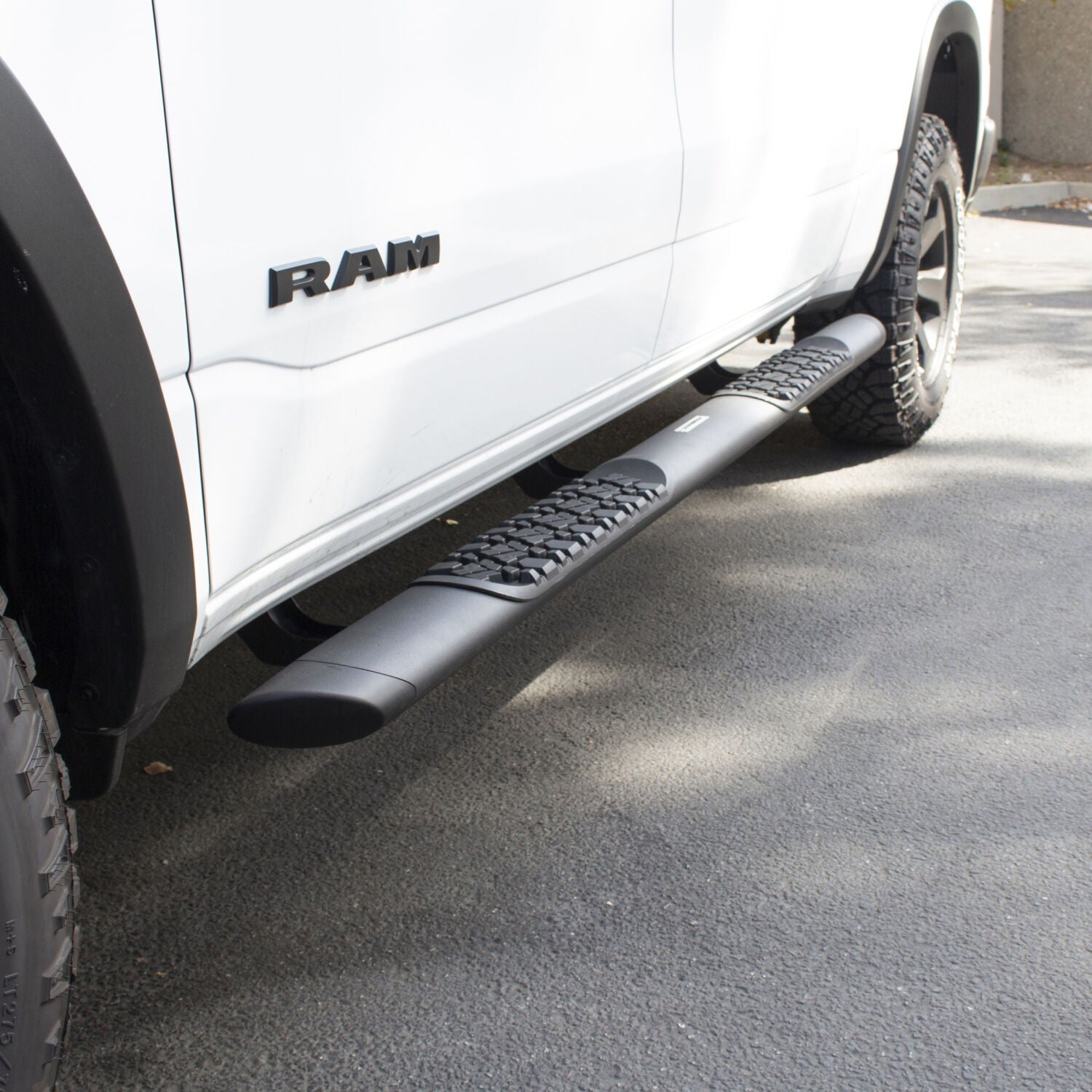V3 Series Aluminum 5 Inch Elipse Side Steps with Mounting Brackets Textured Black 2007-2021 Toyota Tundra Crew Cab Go Rhino-1