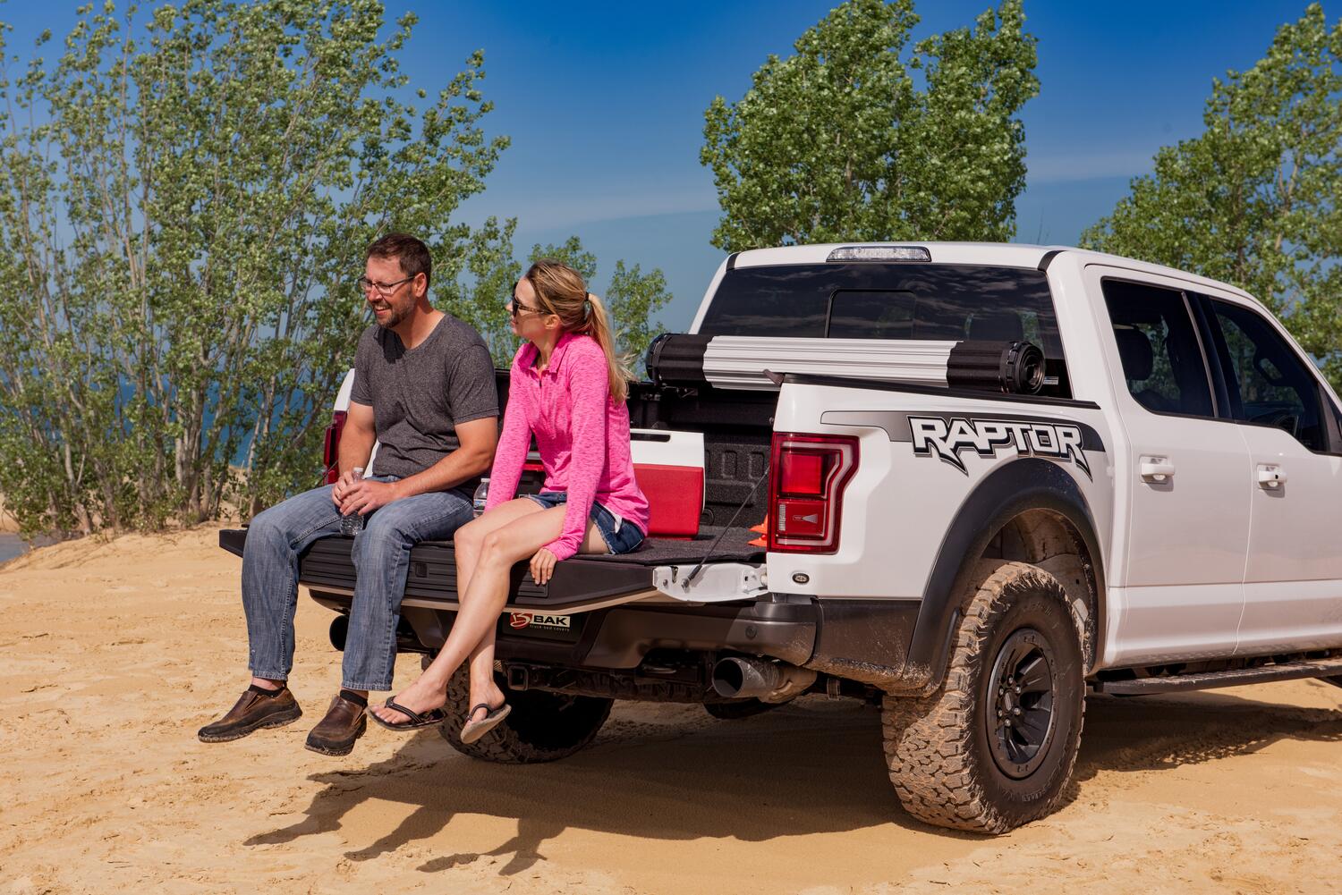XLT Bedmat For Spray-In Or No Bed Liner 19+ (New Body Style) Silverado/Sierra 5'8 inch Bed With Multi-Pro Tailgate Without Carbonpro Bed Charcoal BedRug-1