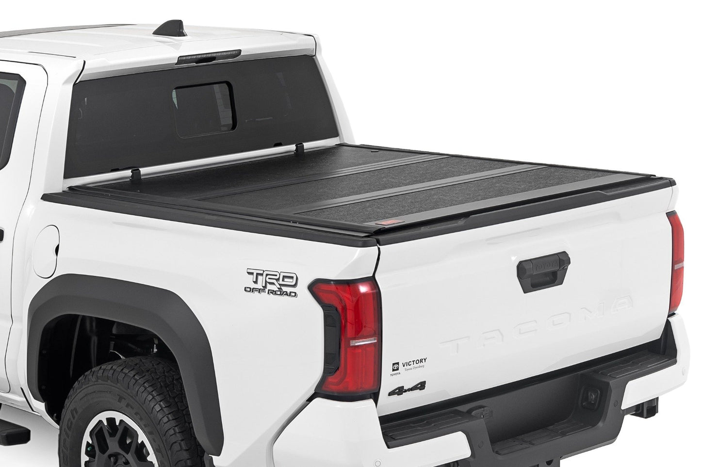 Hard Low Profile Bed Cover | 5' Bed | Toyota Tacoma 2WD/4WD (2024) Rough Country