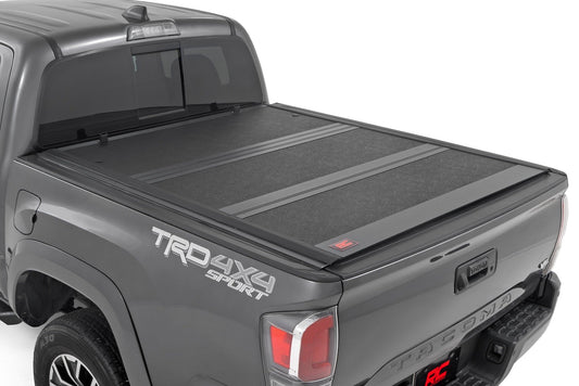 Hard Low Profile Bed Cover | 5' Bed | Toyota Tacoma 2WD/4WD (2016-2023) Rough Country