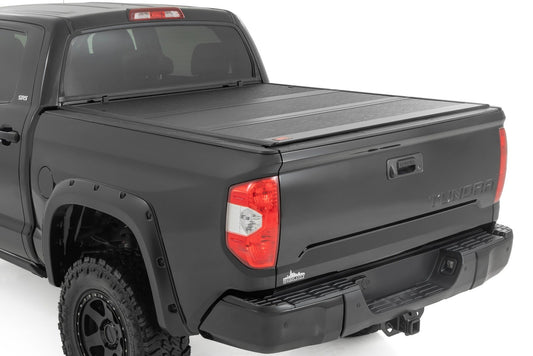 Hard Low Profile Bed Cover | 5'7" Bed | Toyota Tundra 2WD/4WD (2007-2021) Rough Country