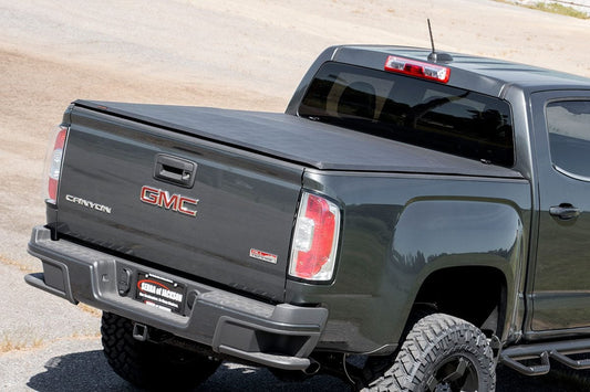 Soft Tri-Fold Bed Cover | 5'3" Bed | Chevy/GMC Canyon/Colorado 2WD/4WD (15-24) Rough Country