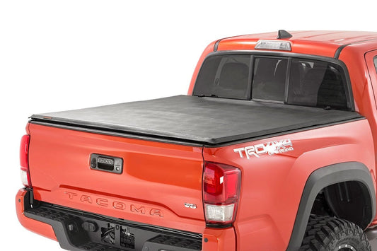 Soft Tri-Fold Bed Cover | 5' Bed | Dbl Cab | Toyota Tacoma 2WD/4WD (16-24) Rough Country