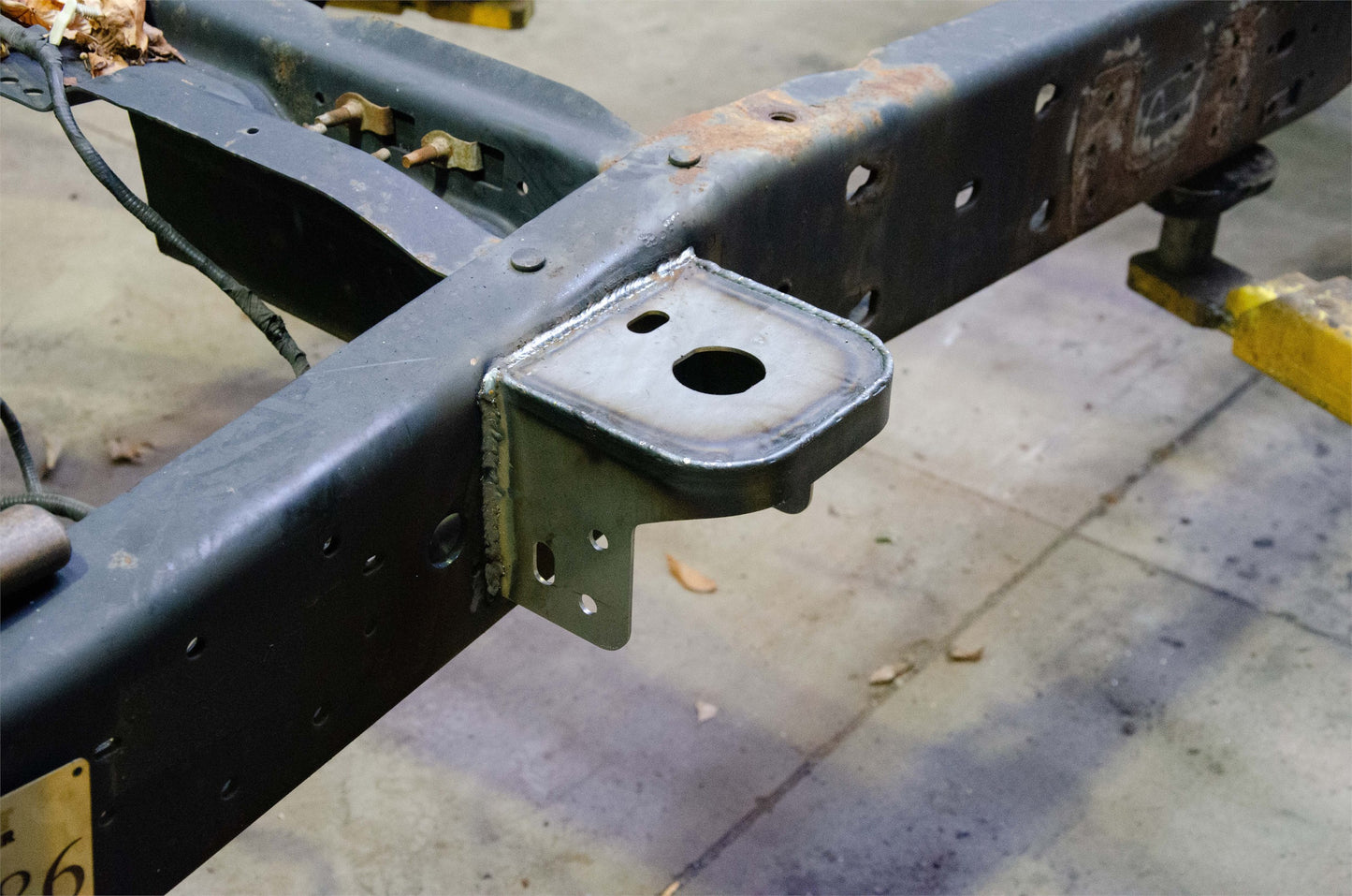 Rear Cab Mount For Ford F-250/ F-350 Super Duty Rust Buster Frameworks-7