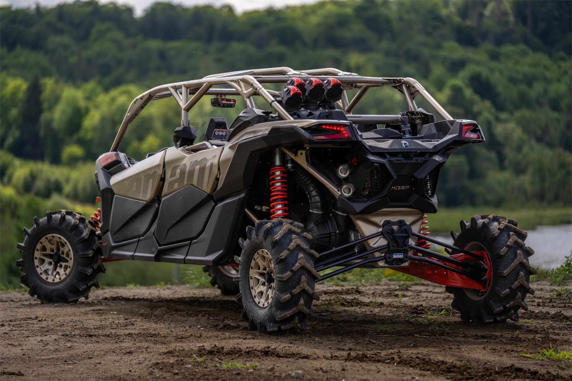 17-Up Can-Am Maverick Dual-Out Active Exhaust MBRP-6