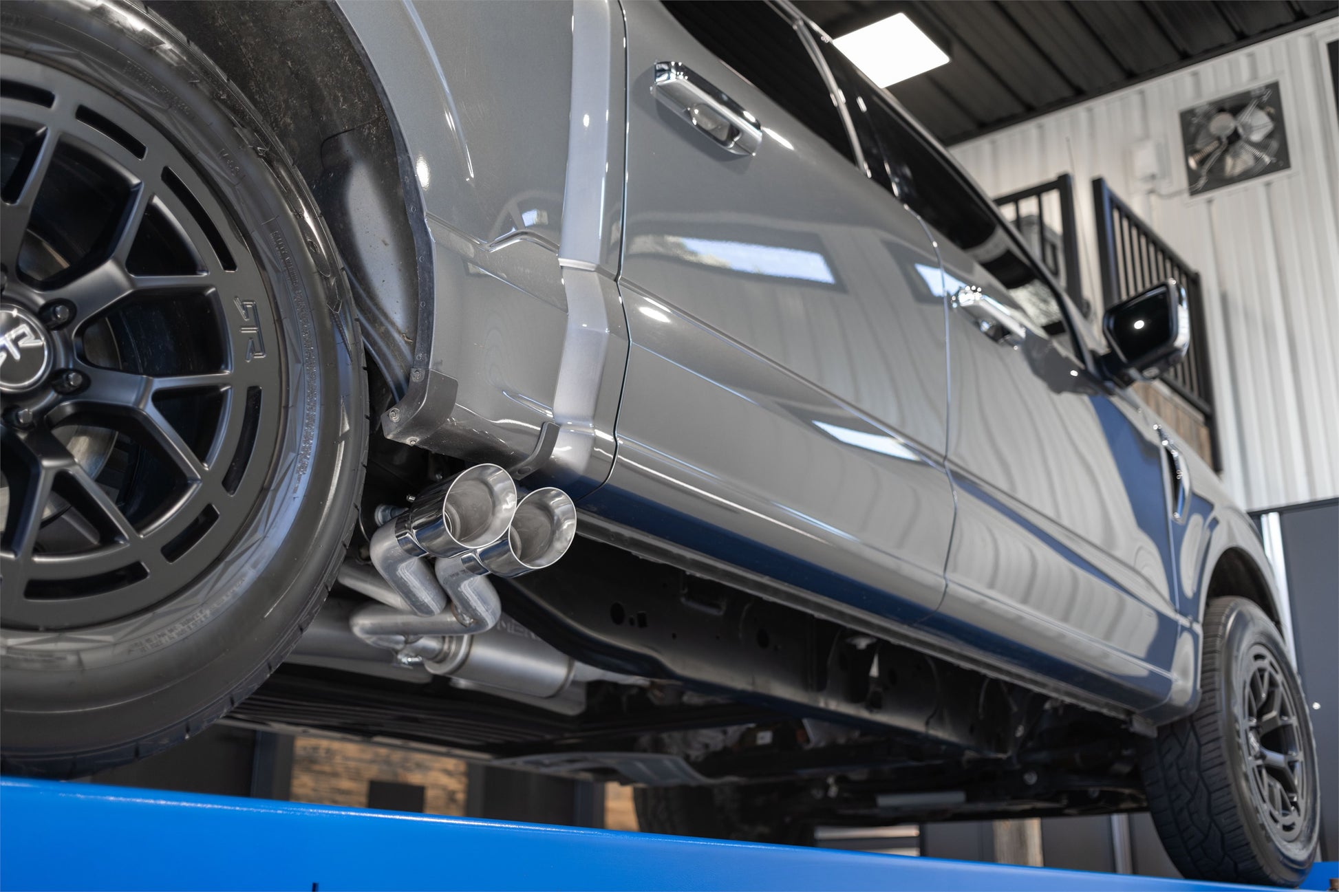 3 inch Cat-Back 2.5 inch Dual Pre-Axle (Race Profile) 21-Up F-150 T304 Stainless Steel MBRP-11