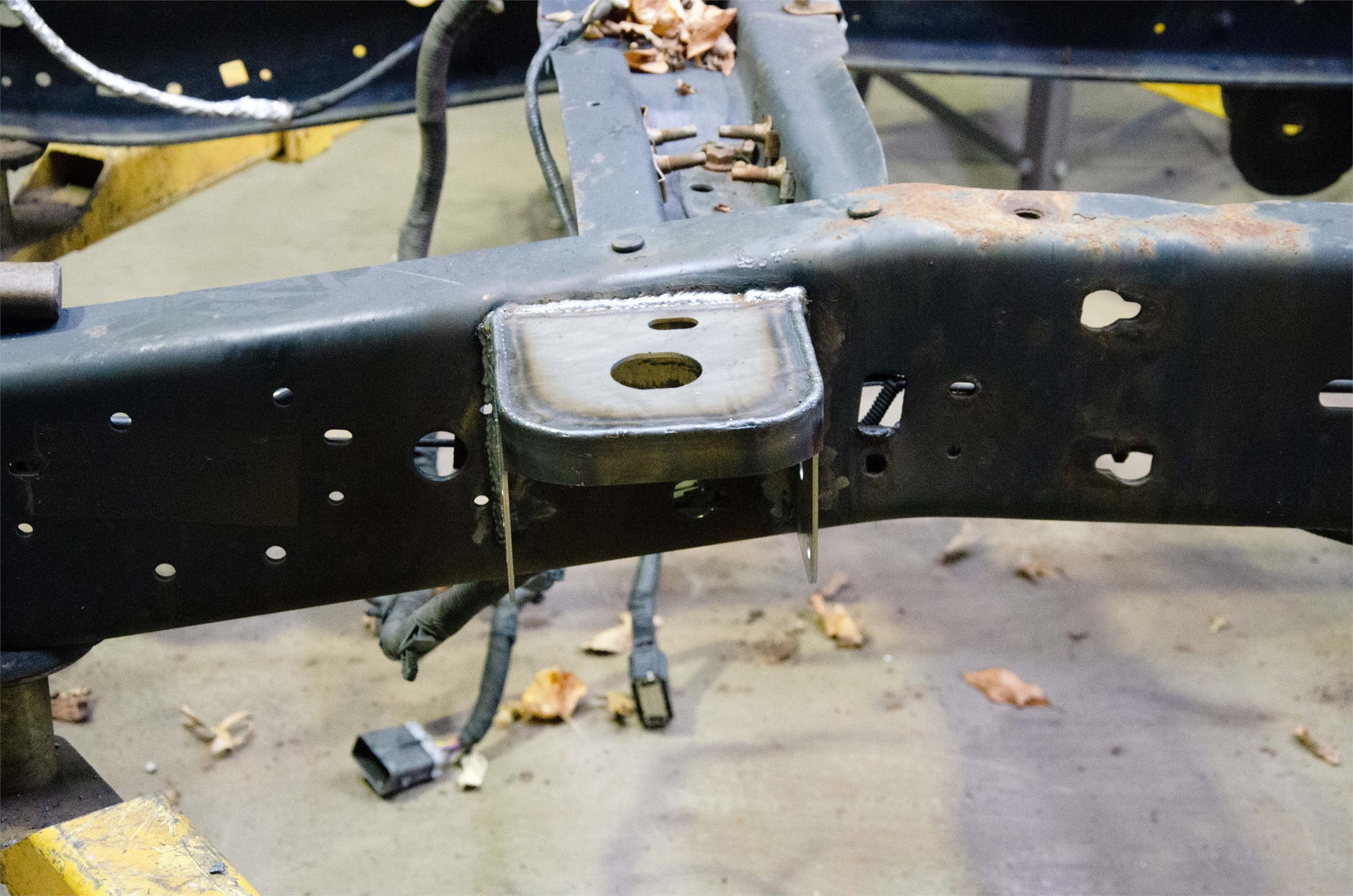 Rear Cab Mount For Ford F-250/ F-350 Super Duty Rust Buster Frameworks-6