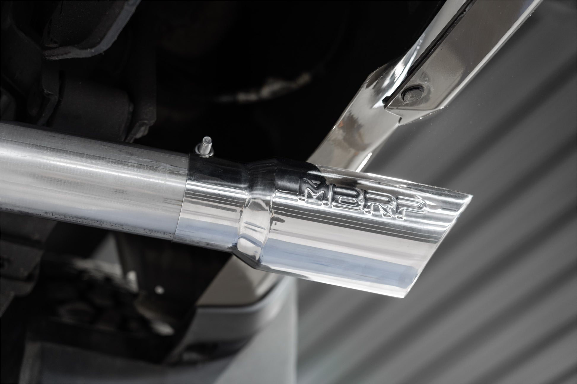 2022-Up Nissan Frontier 3.8L Aluminized Steel 2.5 Inch Cat-Back 3 Inch Single Rear Exit Armor Lite Series MBRP-5