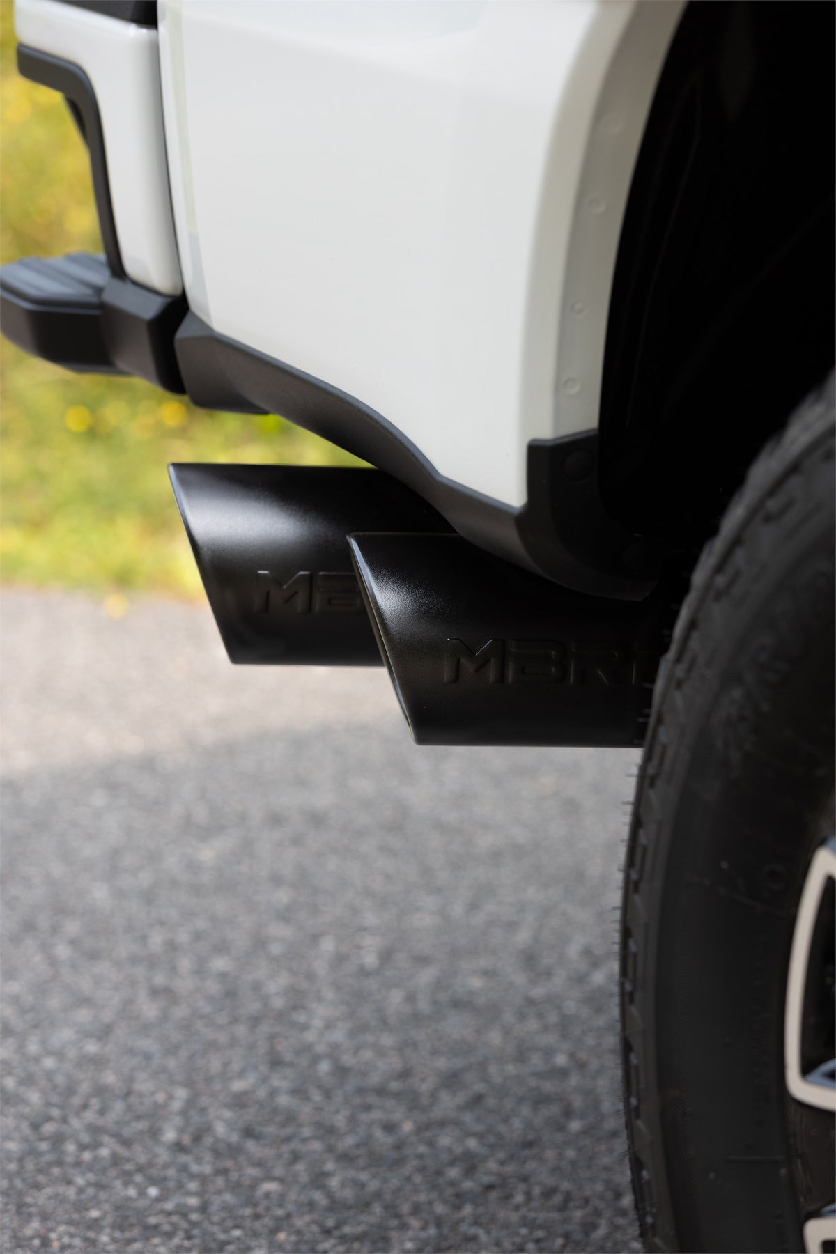 17-Up Ford F-250/350/450 6.7L 4 Inch Filter Back Single Side Dual Exit, Armor Plus T409 Stainless Steel, MBRP-12