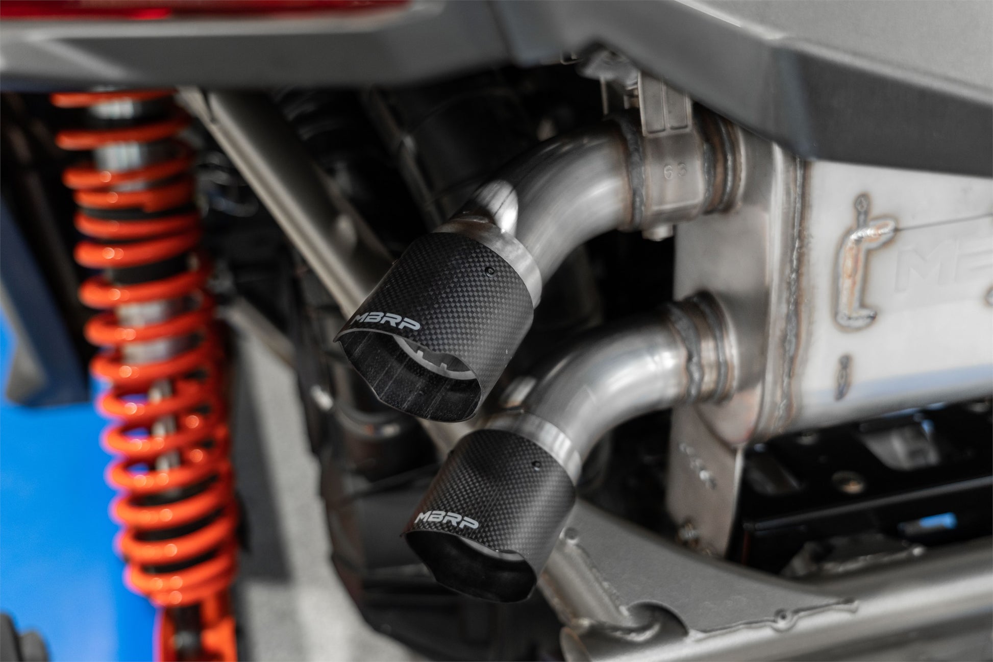 17-Up Can-Am Maverick Dual-Out Active Exhaust MBRP-4