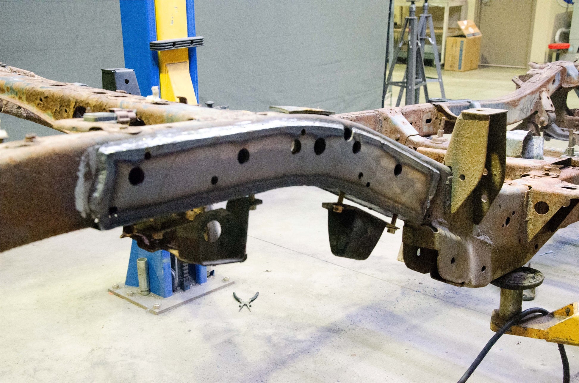 Over Axle Frame Section Driver Side For 1997-2004 Nissan Frontier Rust Buster Frameworks-7